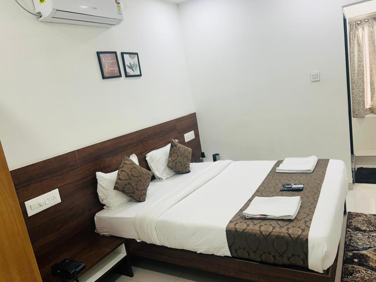 Hotel Queens Comfort Mysore Exterior foto